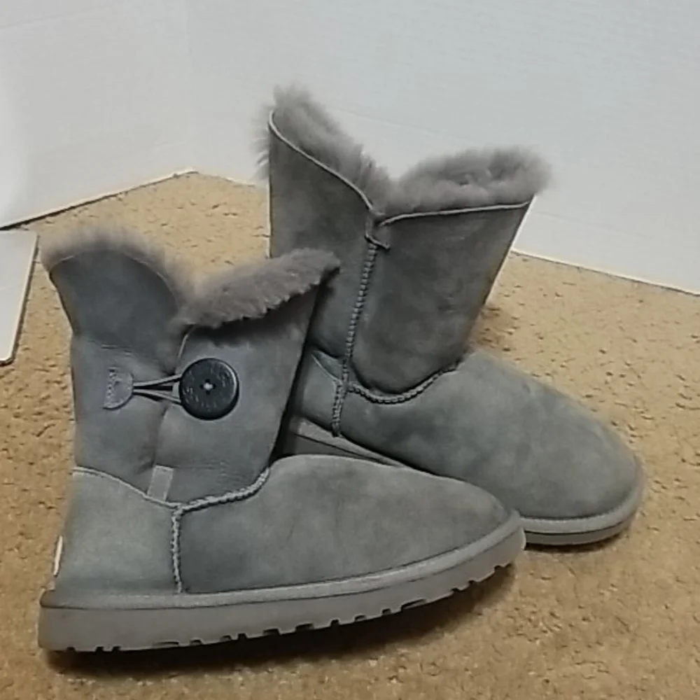 UGG W5/6‎ Bailey Button boots